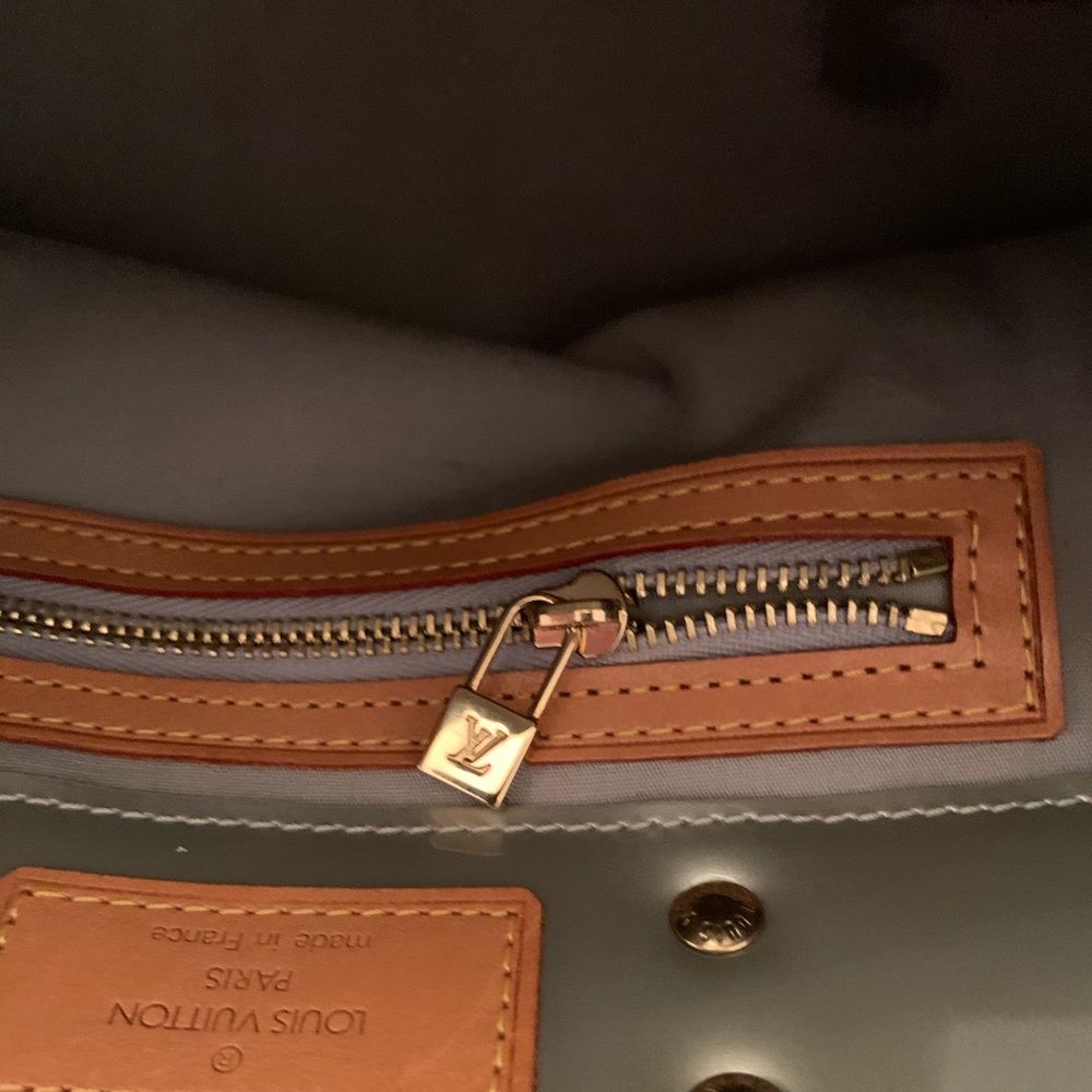 Louis Vuitton Reade PM green leather Handbag.10x7” - Picture 3 of 8